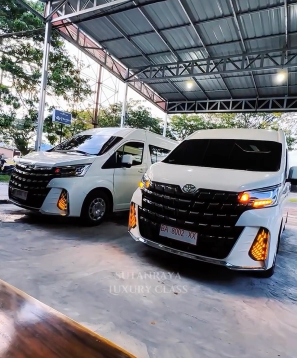 Interior Toyota Hiace Luxury Sutan Raya dengan captain seat